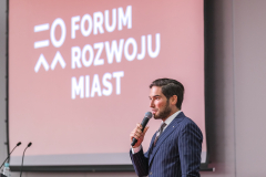 2018-volkswagen-forumrozwojumiast-1dzien-43