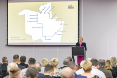 2018-volkswagen-forumrozwojumiast-1dzien-83